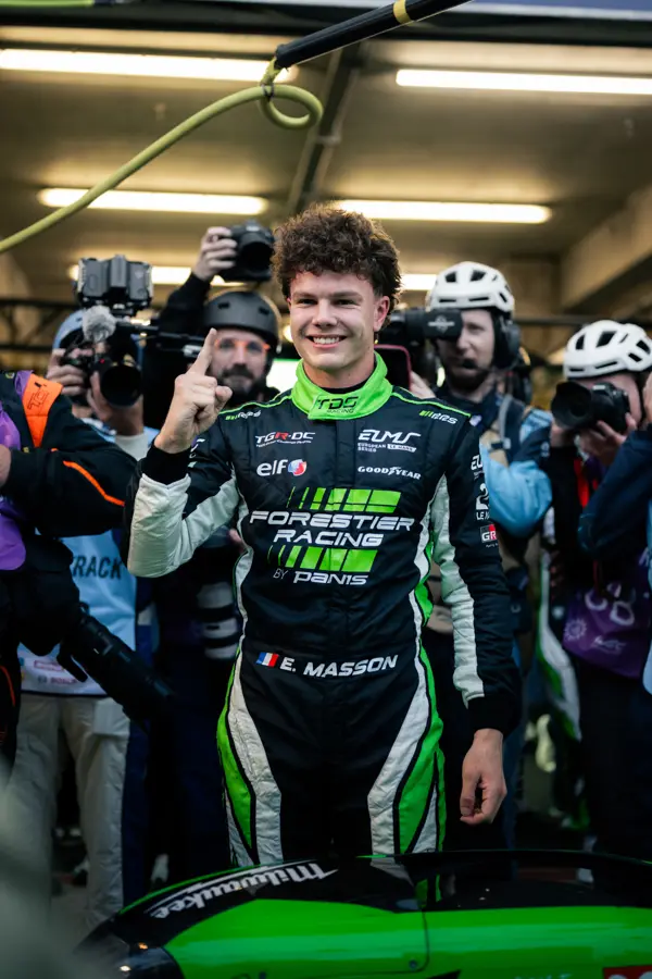 Célébration de l'équipe après la course