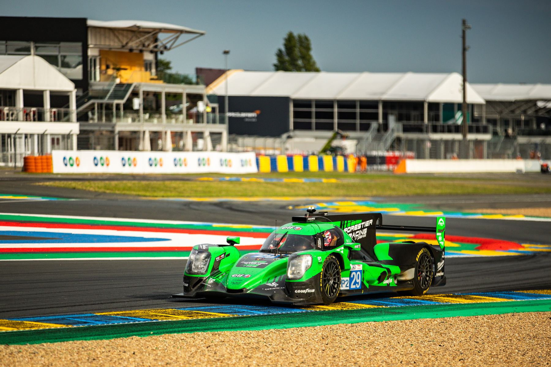 L'Oreca 07 n°29 de Forestier Racing by Panis en piste aux 24 Heures du Mans 2026